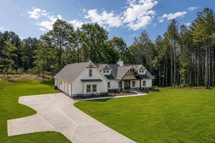 Property Photo: 153 Riversong Road GA 30117