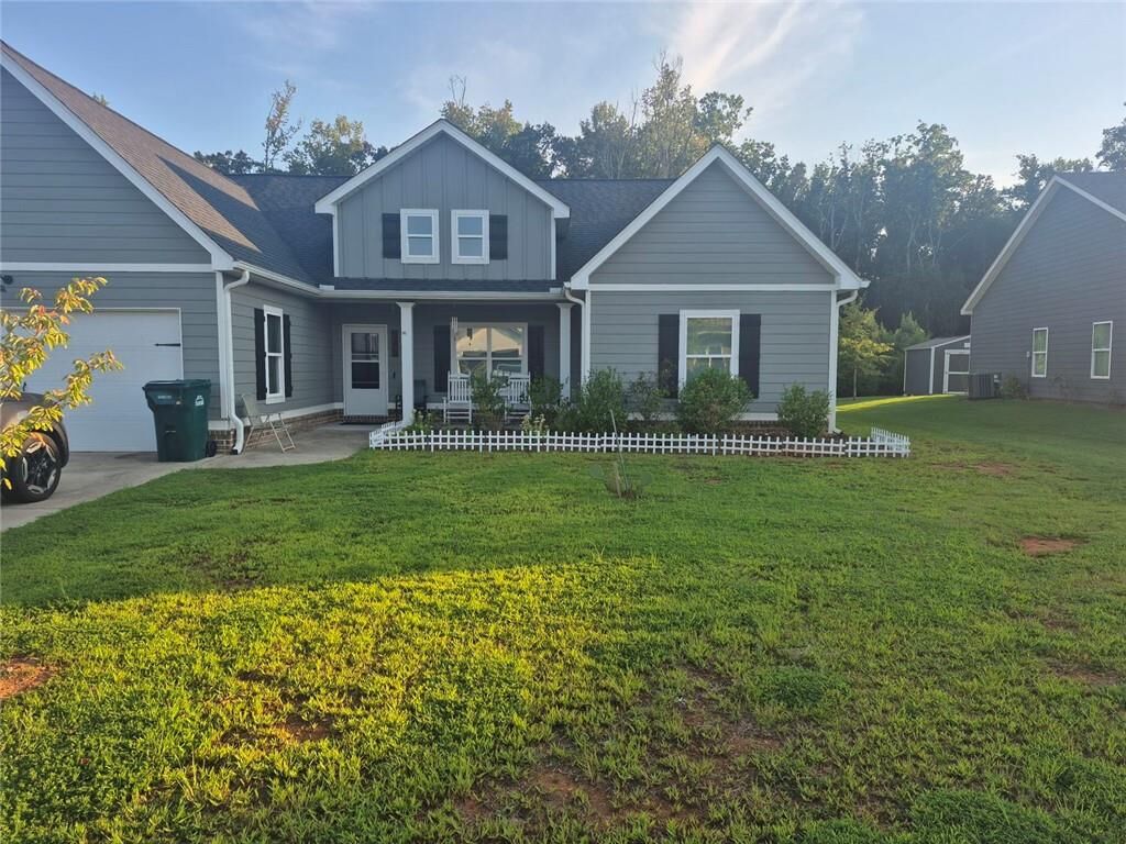 Property Photo:  