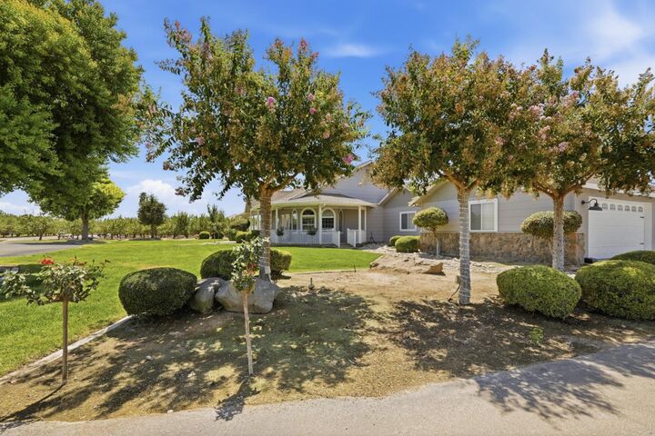 Property Photo: 11635 S Amber Avenue CA 93662