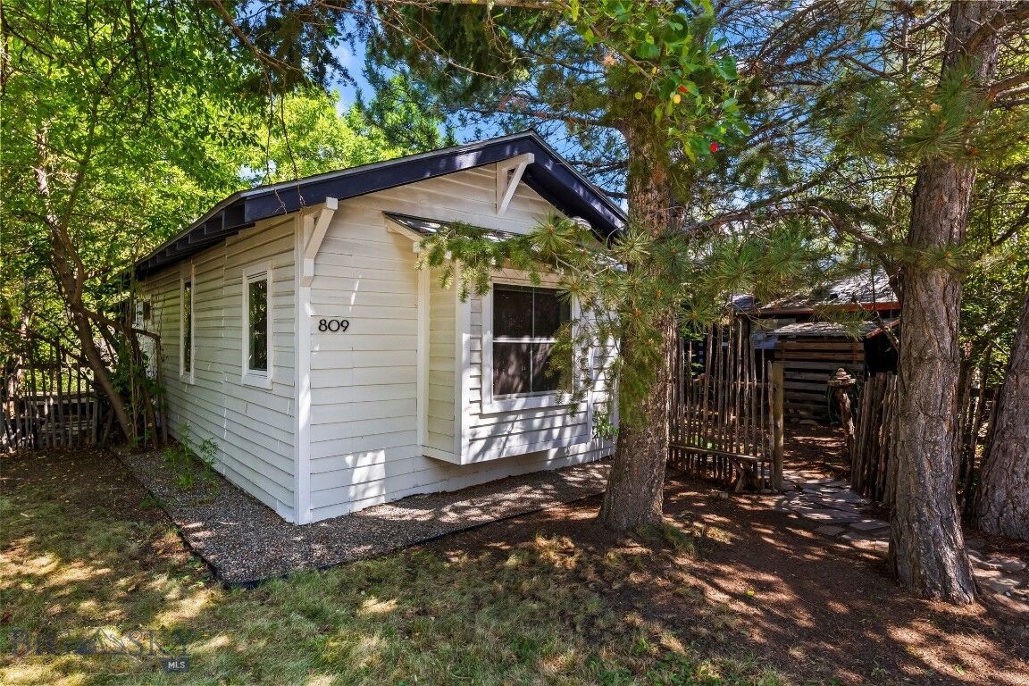 Property Photo:  809 E Davis Street  MT 59715 