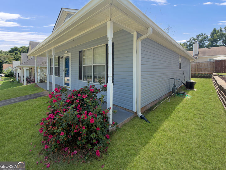 Property Photo: 131 Oak Circle S GA 30281