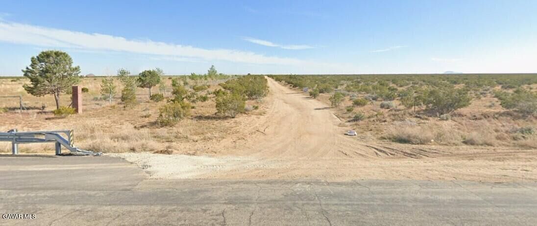 Property Photo: 1 S/O Philipps Rd &Amp W/O Cheyenne CA 93501