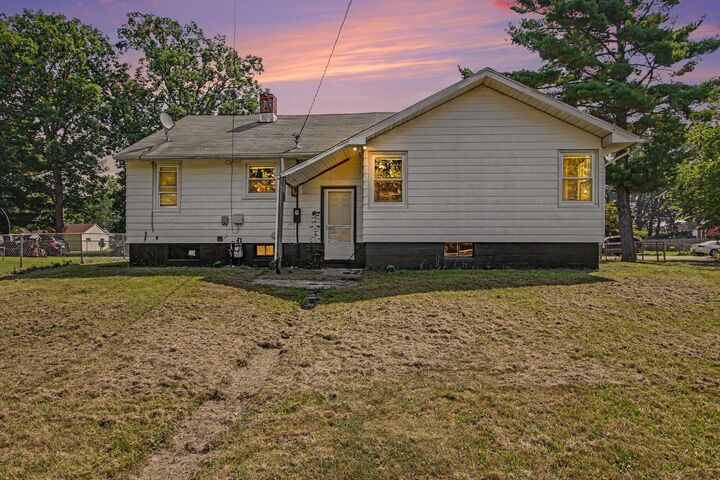 Property Photo:  626 Gladys Street  IN 46360 