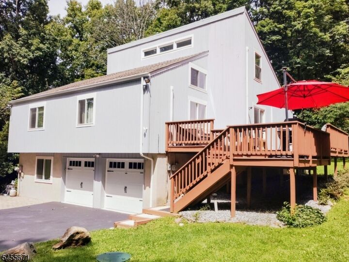 Property Photo: 14 Tompkins Ct NJ 07461