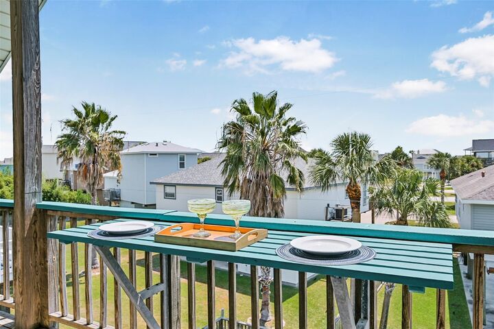 Property Photo:  13925 Pirates Beach Boulevard  TX 77554 