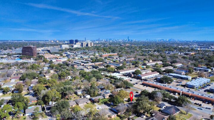 Property Photo:  8607 Shadow Crest Street  TX 77074 