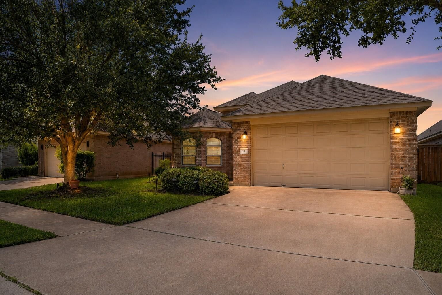 Property Photo: 17 Red Oak Court TX 77566