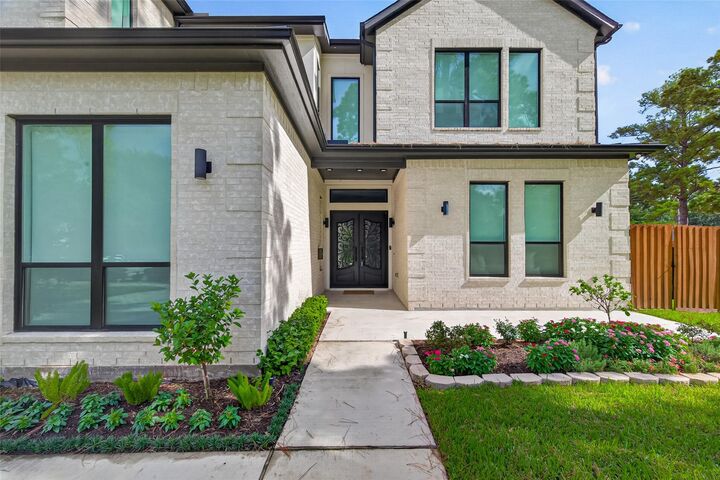 Property Photo:  14002 Woodthorpe Lane  TX 77079 