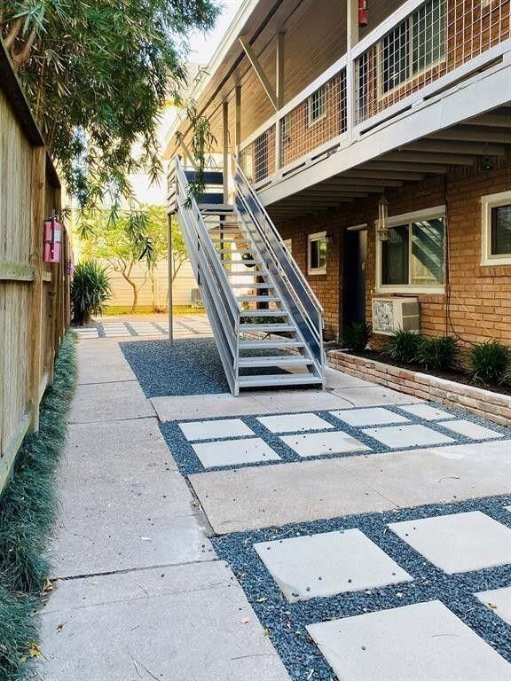 Property Photo: 1114 Joe Annie Street 4 TX 77019