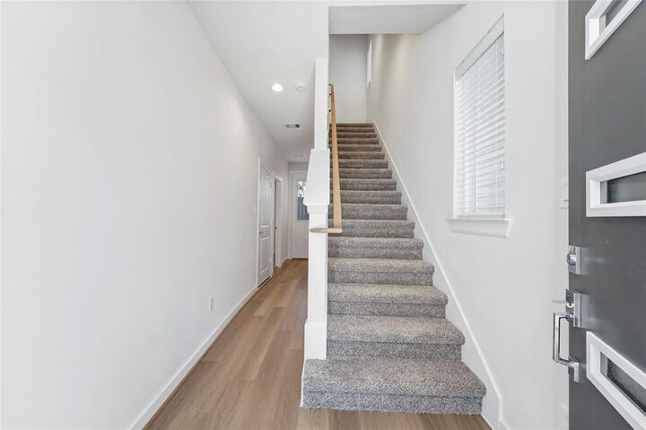Property Photo: 1013 Erin St Street U-V TX 77009