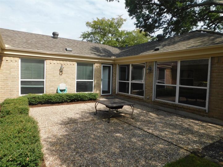Property Photo: 15414 Pleasant Valley Road TX 77062