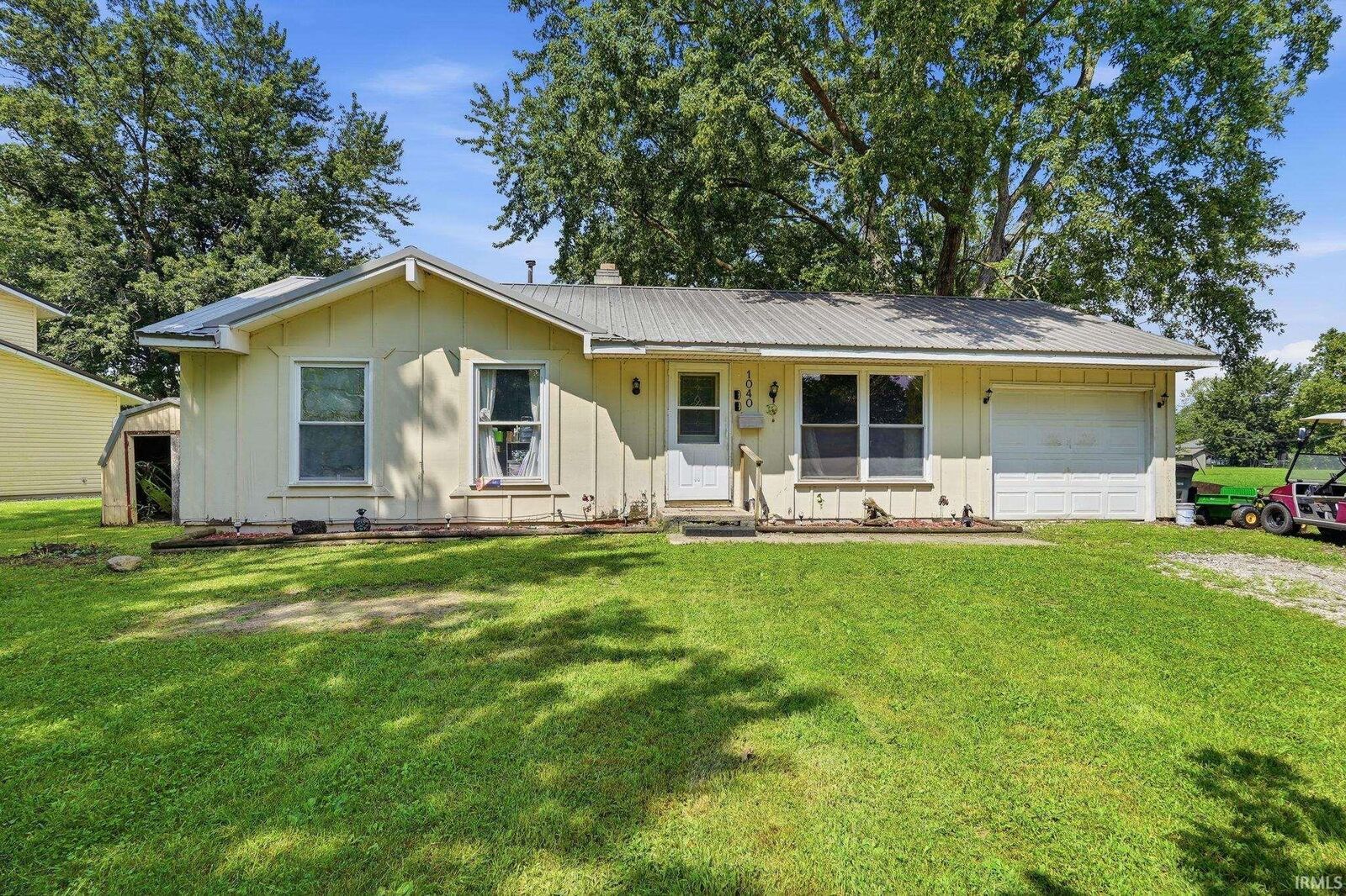 Property Photo:  1040 Parkview Dr  IN 46733 