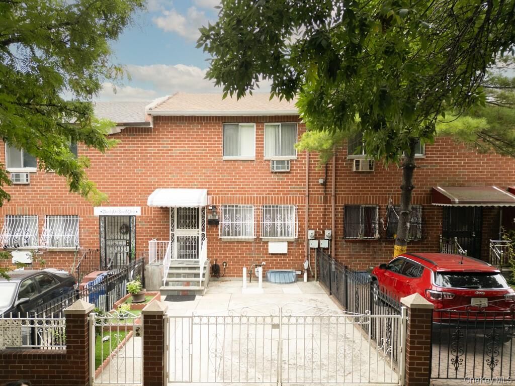Property Photo:  2175 Hughes Avenue  NY 10457 