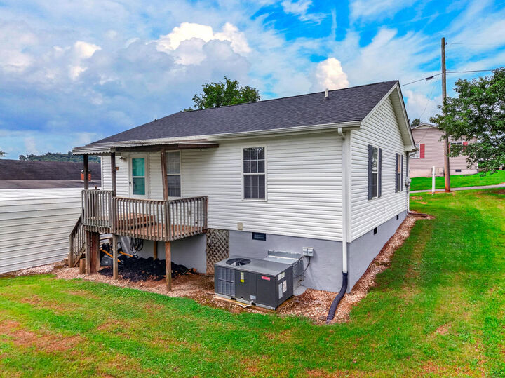 Property Photo: 108 Jackson Street TN 37857