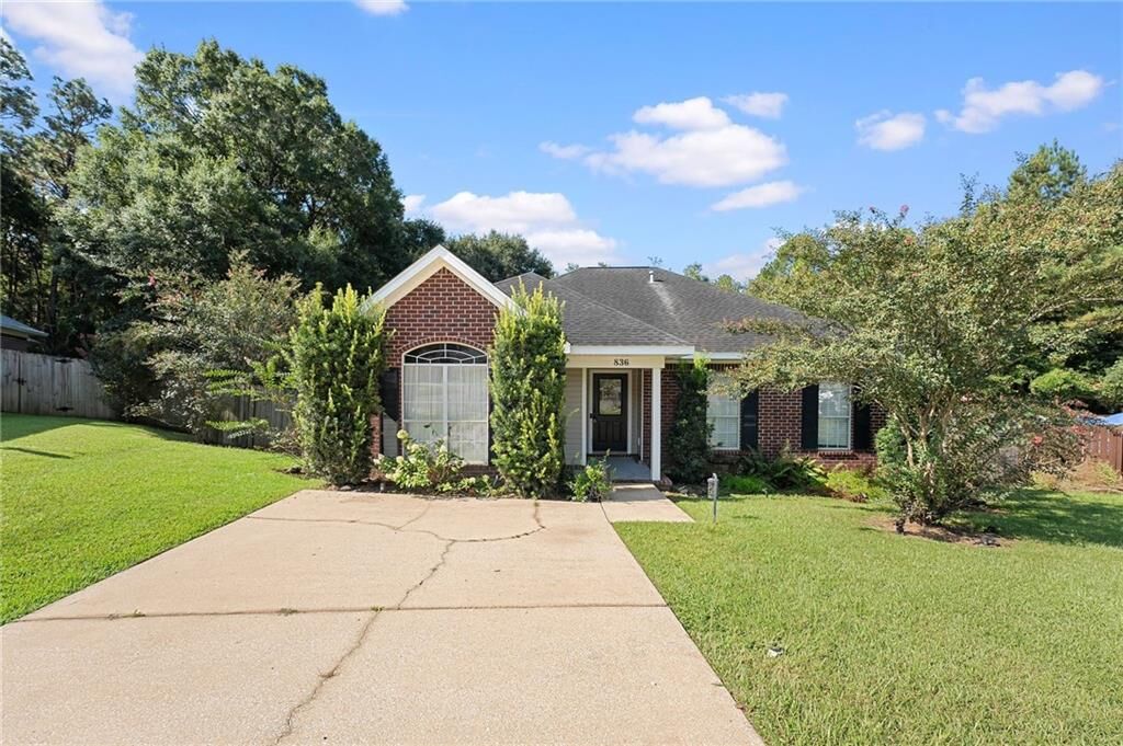 Property Photo:  836 Willow Pointe Drive E  AL 36695 