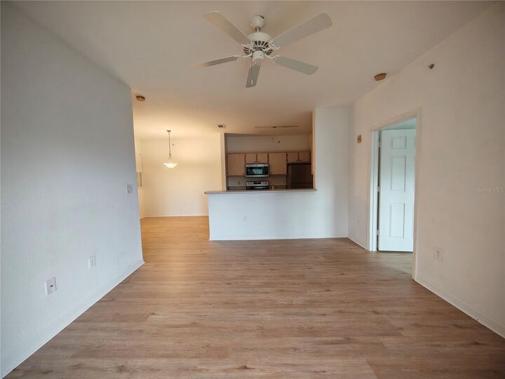 Property Photo: 5471 Vineland Road 7308 FL 32811