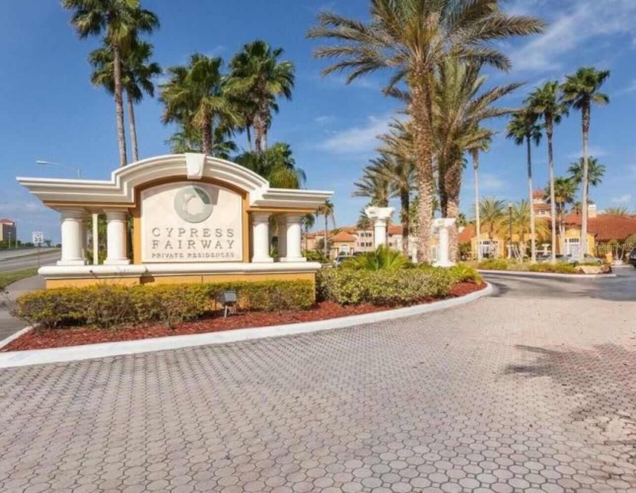 Property Photo: 5479 Vineland Road 9213 FL 32811