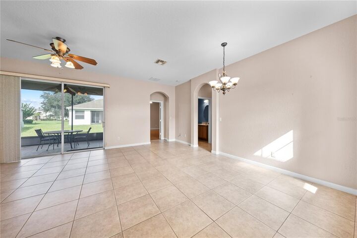 Property Photo: 2975 White Cedar Cir FL 34741