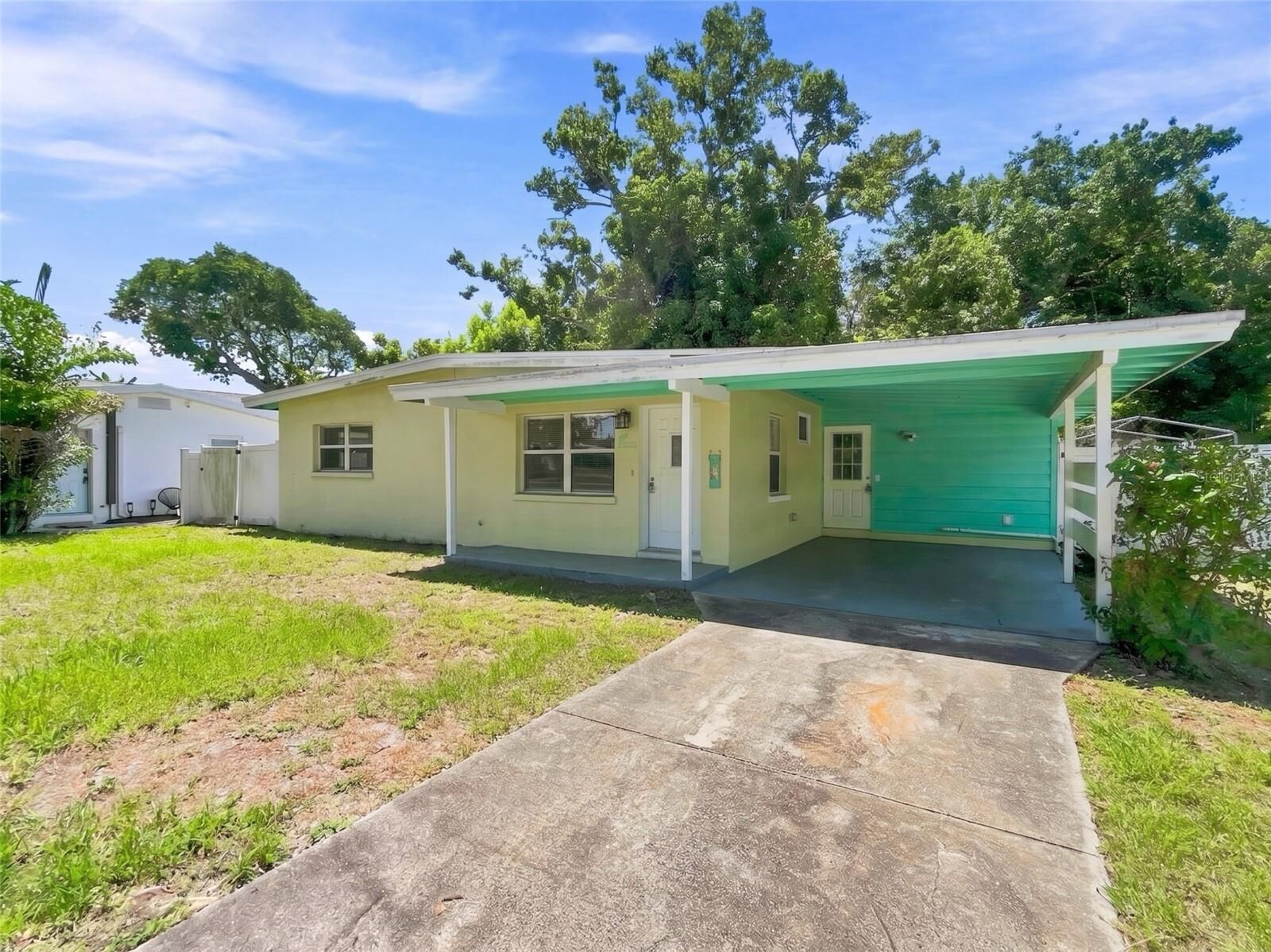 Property Photo: 921 6th Avenue NW FL 33770