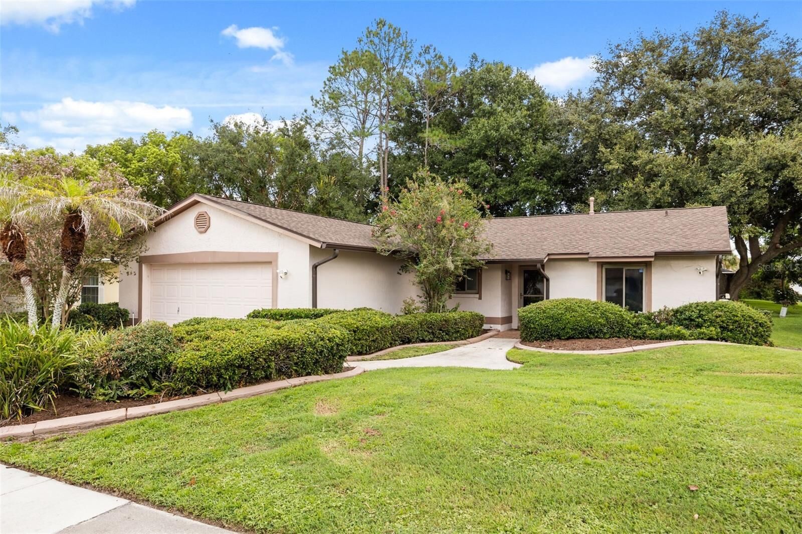 Property Photo: 11813 Scotty Drive FL 32821