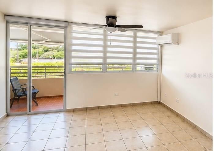 Property Photo: 801-805 Ave. Sol 349 PR 00693