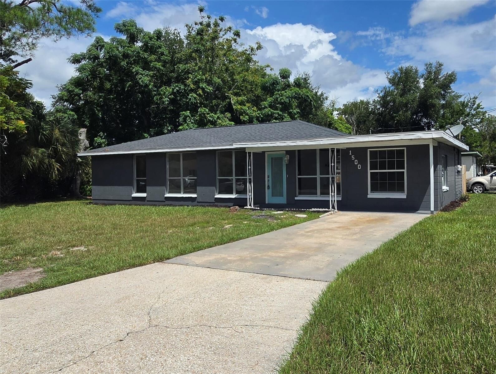 Property Photo: 1500 Crest Avenue FL 34748