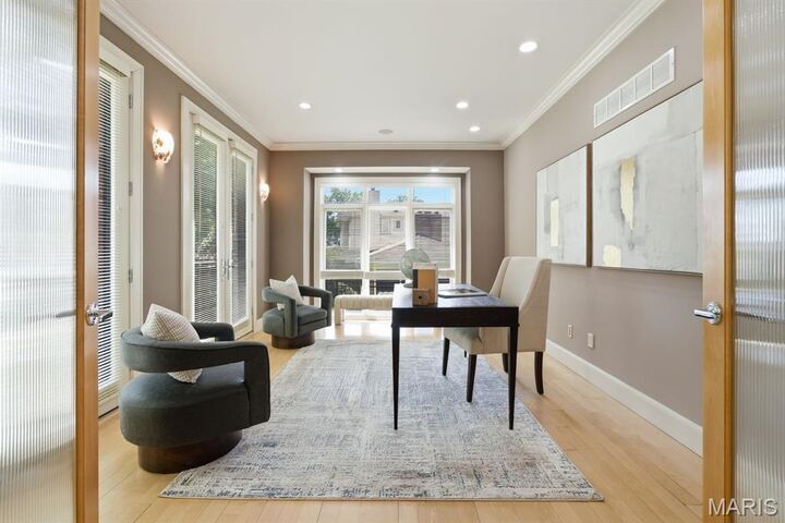 Property Photo: 223 Lancaster Drive MO 63105