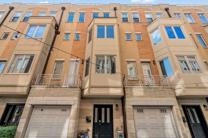 Property Photo: 3262 W Armitage Avenue 3 IL 60647