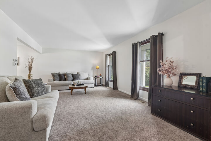 Property Photo:  17618 Stonebridge Drive  IL 60429 