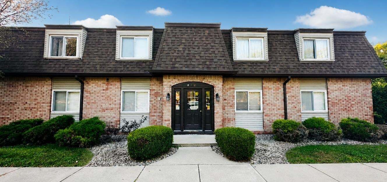 Property Photo:  