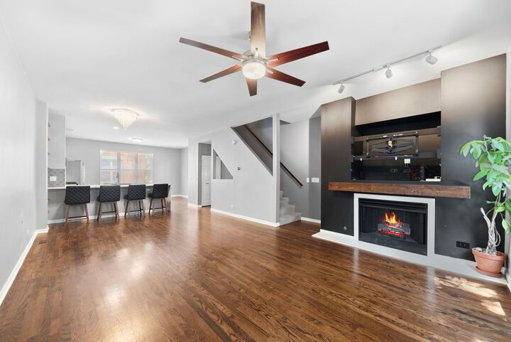 Property Photo: 712 S Western Avenue A IL 60612
