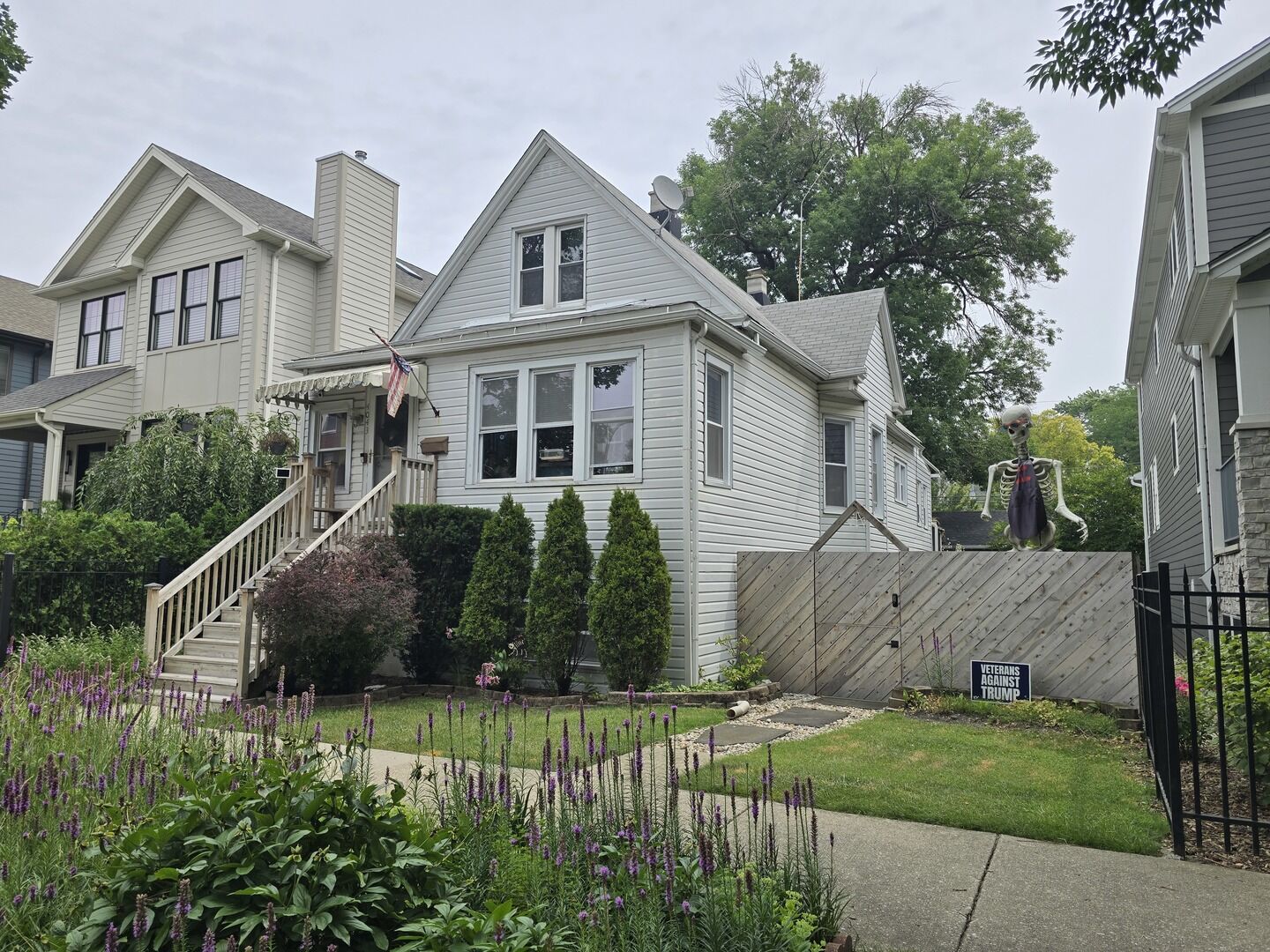 Property Photo:  4043 N Albany Avenue  IL 60618 
