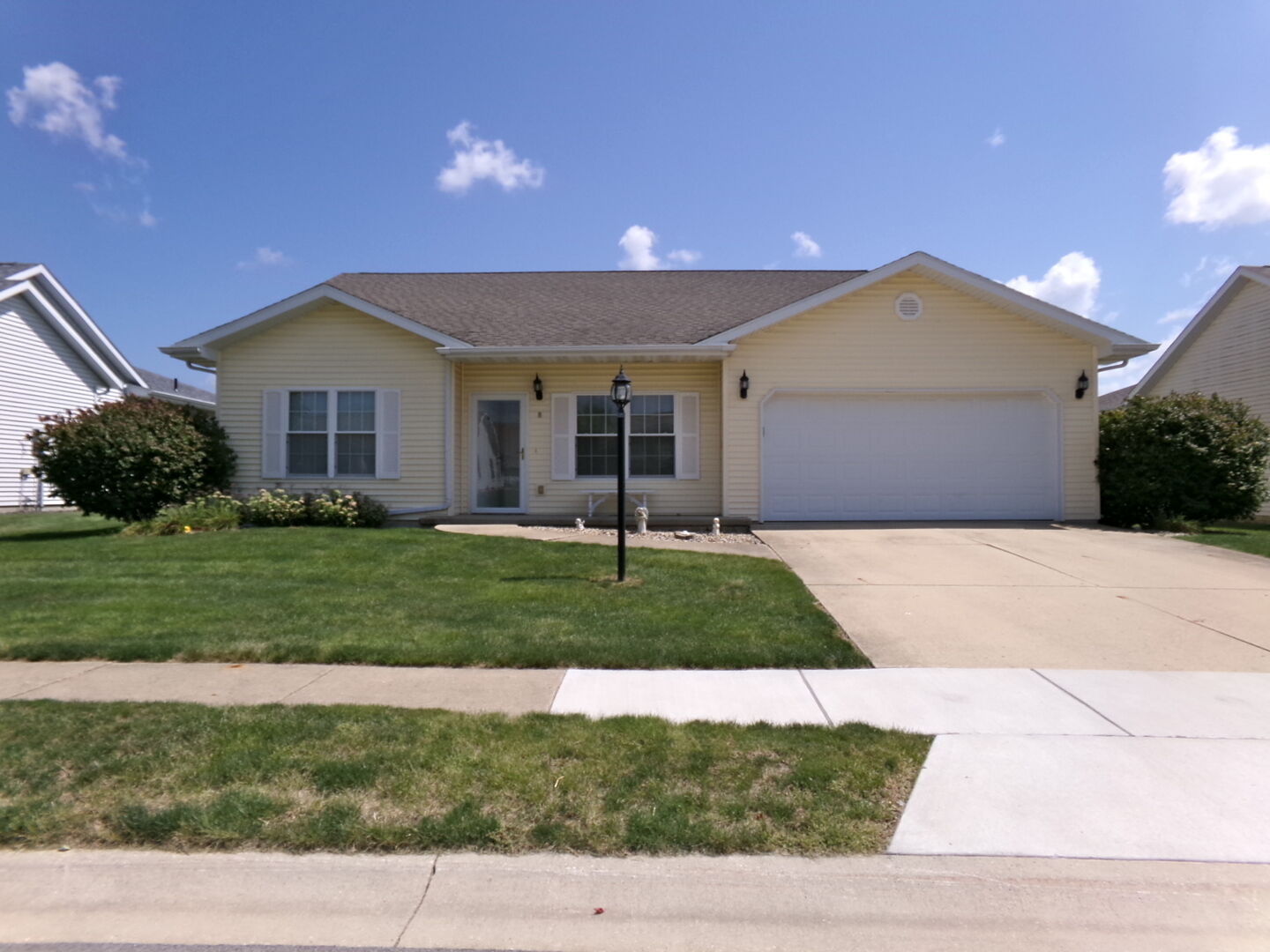 Property Photo:  8 Liberty Lane  IL 61727 