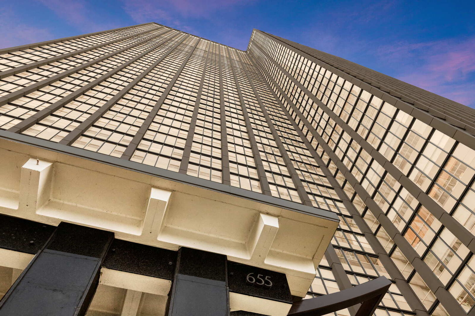 Property Photo:  655 W Irving Park Road 1115  IL 60613 