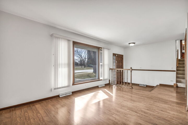 Property Photo: 9230 N Callero Drive IL 60714