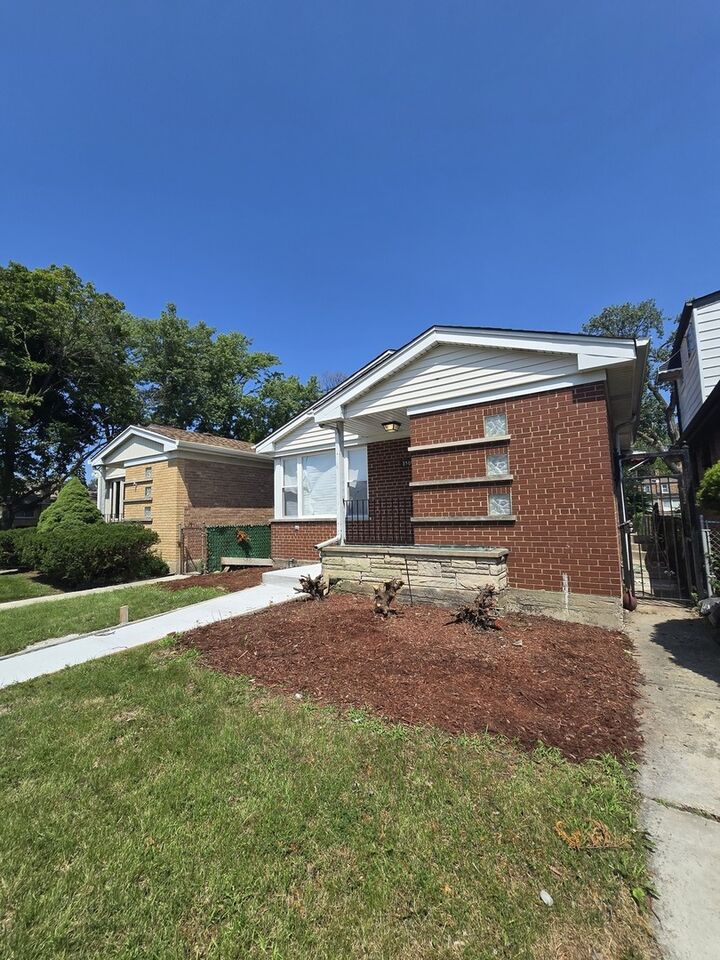 Property Photo:  8505 S King Drive  IL 60619 