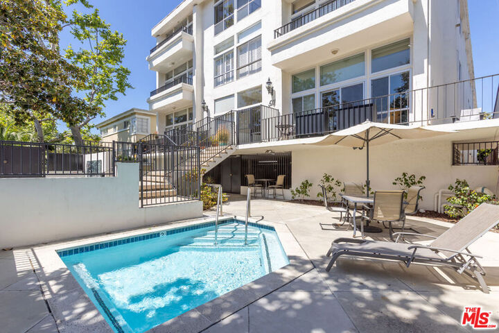 Property Photo: 511 San Vicente Boulevard 107 CA 90402