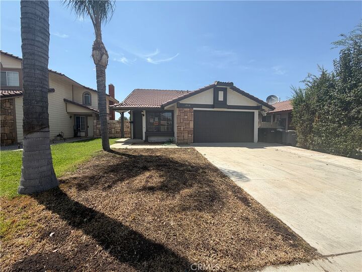 Property Photo: 1910 Summertree Drive CA 92571
