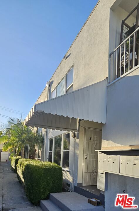 Property Photo:  1227 S Holt Avenue 5  CA 90035 
