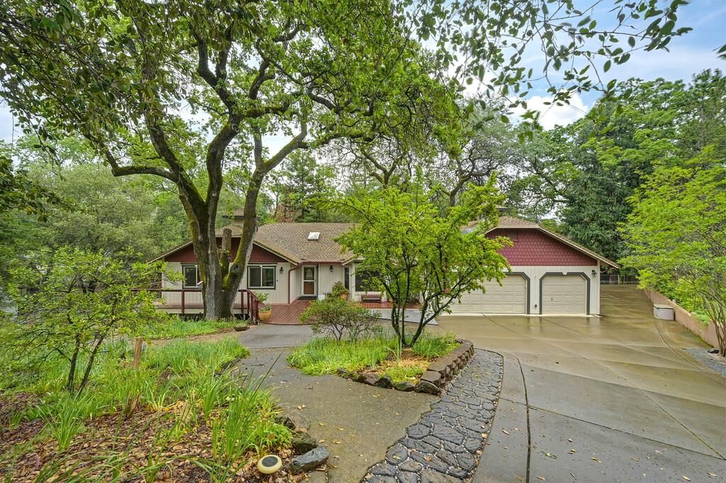 Property Photo: 2837 Maryetta Court CA 95682