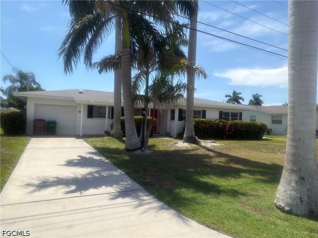 Property Photo: 4914 SW 2nd Place FL 33914