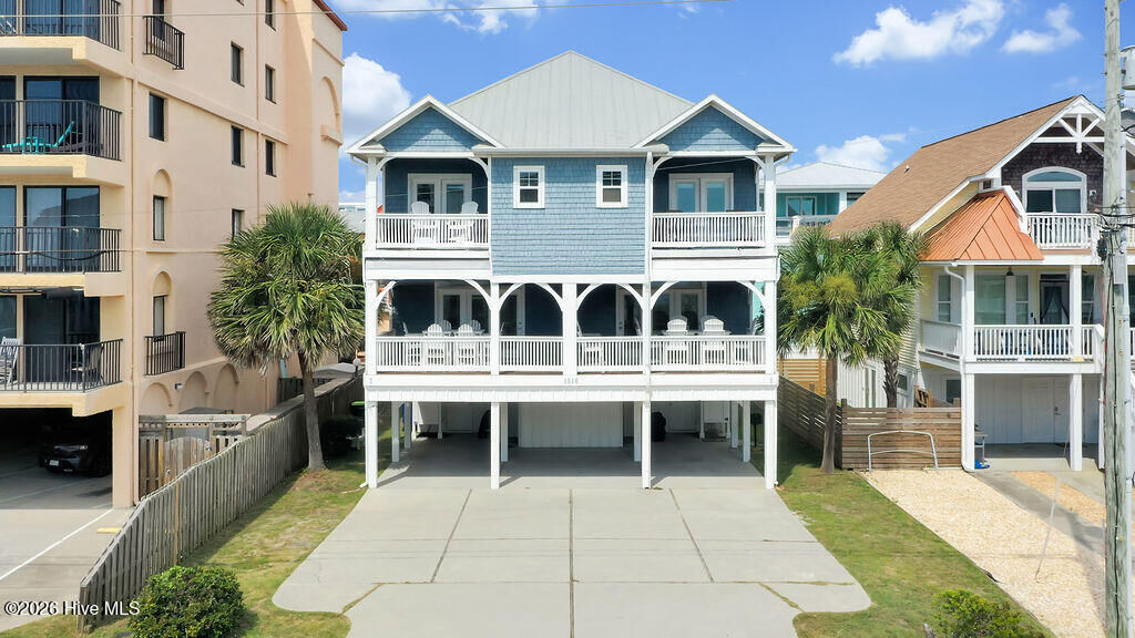 Property Photo: 1516 S Lake Park Boulevard 2 NC 28428