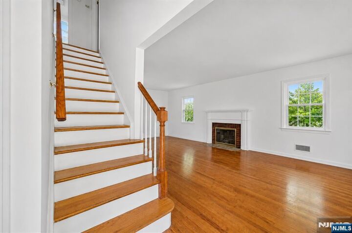 Property Photo:  18 Mountainside Drive  NJ 07470 