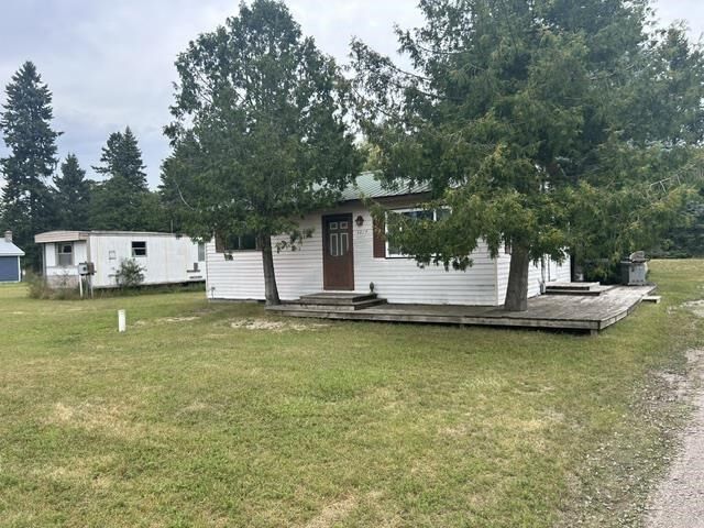 Property Photo: 3014 Center MI 49755