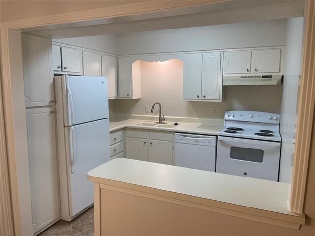 Property Photo: 2700 Whitney Place 730 LA 70002