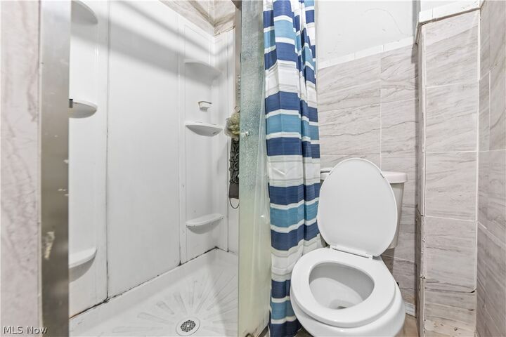 Property Photo: 572 East Avenue OH 44320