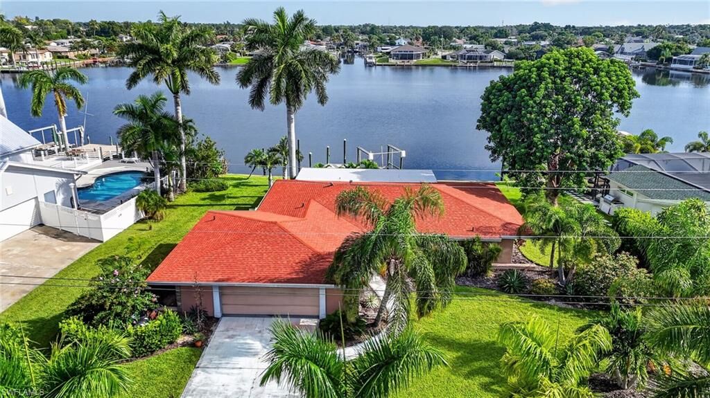 Property Photo:  1802 Lakeview Blvd  FL 33903 