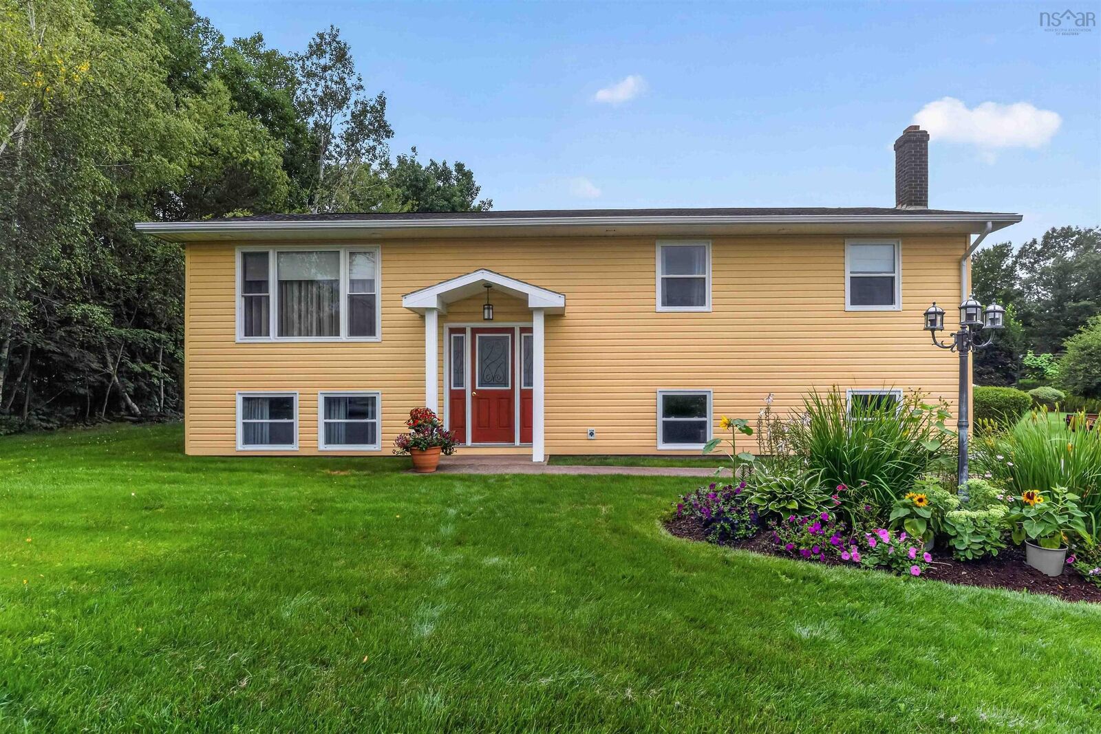 Property Photo: 1008 Country Club Boulevard NS B4N 4W8