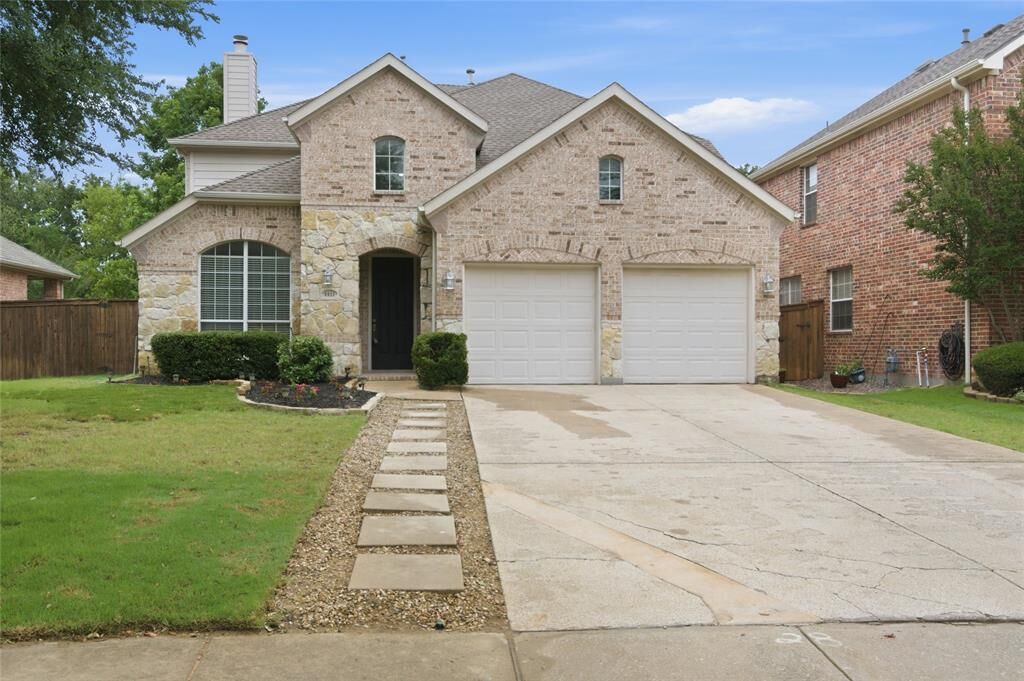 Property Photo:  1411 Golf Club Drive  TX 76226 