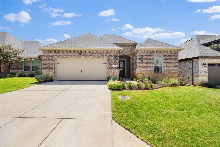 Property Photo:  918 Capella Lane  TX 76063 
